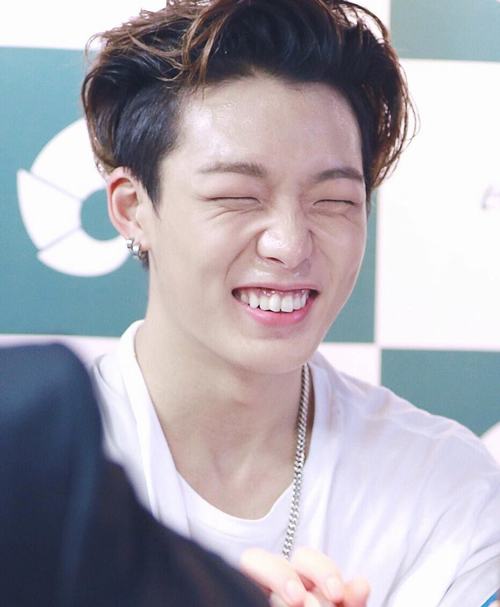 sở hữu răng thỏ không đều nhưng đấy lại chính là nét duyên của anh chàng bobby