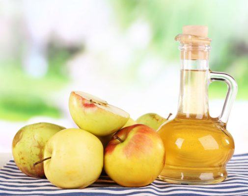 Cách làm trắng răng với giấm táo