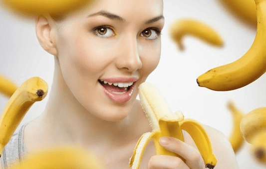Cách làm trắng răng bằng vỏ chuối